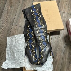 Steven Madden snakeskin boots size 11 (I wear a 10 but they ran a little small)